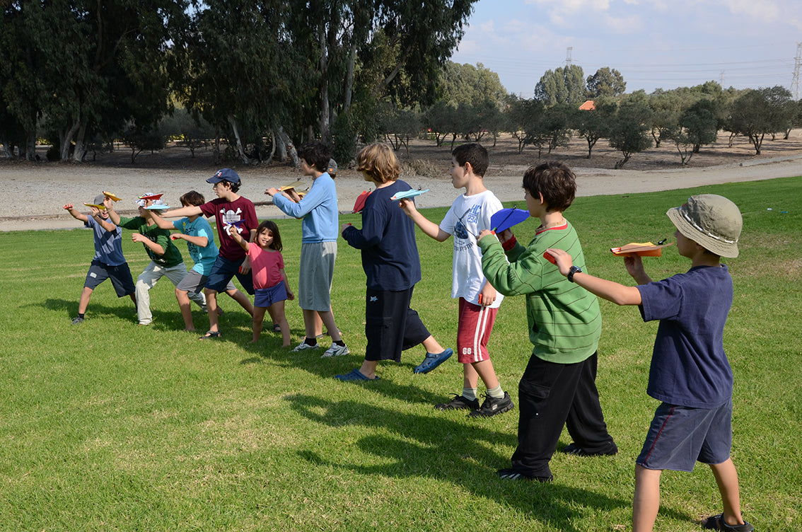 The World’s Longest Paper Airplane Flight: How to Break a Record | POWERUP